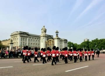 「王室スリム化」英国にも及ぶか　日本でも皇族の人数を減らした過去がある