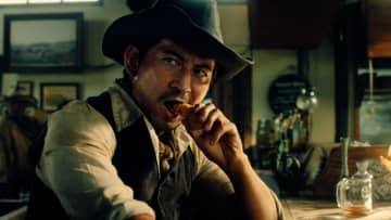 岡田准一がカウボーイに！人馬一体で「気持ちよく走ろうぜ！」