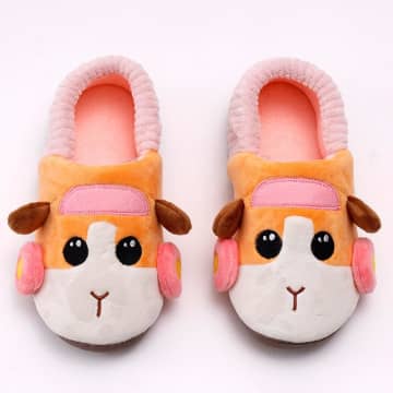 しまむらに「モルカー」のふわもこシューズ登場！ポテトとシロモ、どっちも可愛い～♡