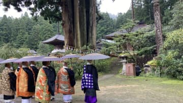 世界遺産もクラウドファンディングで支援求め……「寄付文化」のあり方とは  高野山・金剛三昧院