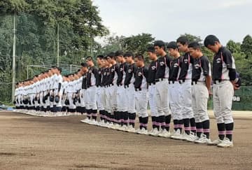 大先輩しのびプレーで供養　佐倉と千葉黎明ナイン　ミスター恩師の追悼試合