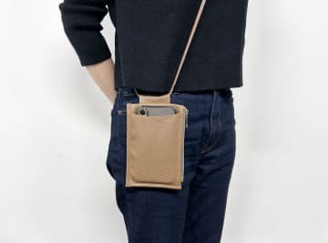 【すごい付録】流行りの「スマホポシェット」が付録で登場！使い勝手を発売前レビュー