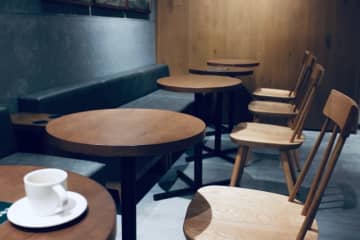絶対に遅刻しないために「一時間早く出勤、喫茶店で時間調整したり30分ランニングしたり」という男性