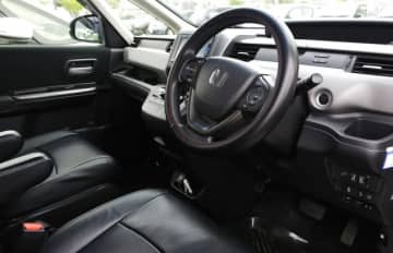 友人親子を車に乗せたら絶縁することになった女性「シートに日焼け止めがベッタリと付いていました」