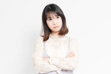 交際相手にドン引きした人々「車の窓からゴミ捨ててた」「喧嘩中にボールペンで肩を突いてきた」