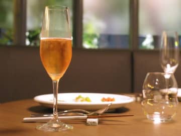 国際ロマンス詐欺師も脱帽？ 妹の「インスタセレブ偽装」がハンパない