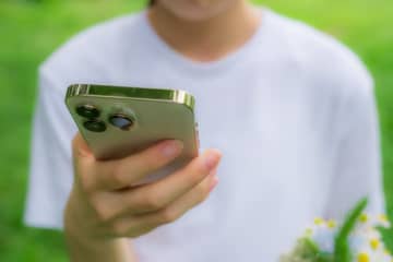 「パパ、浮気している」子どもに報告された女性　夫の携帯のバックアップデータを見たところ……