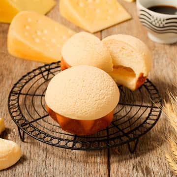 ふんわり派？こってり派？　チーズ好きにはたまらない！　パン店でチーズフェア　30日まで