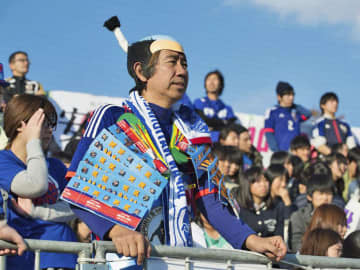 「ちょんまげ隊長」交流の橋渡し　被災学生、熱戦の地へ