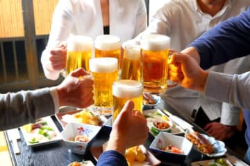 幸福度が高い人ほど「焼き鳥」を注文している！？　居酒屋での注文メニュー分析、判明した不思議トリビア