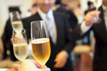 「二次会がネットワークビジネスのパーティーみたいに……」　結婚式の衝撃エピソード【後編】