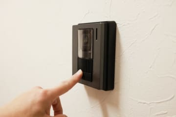 「メールは面倒くさい」と突然アポなしで来る友人と絶縁した男性
