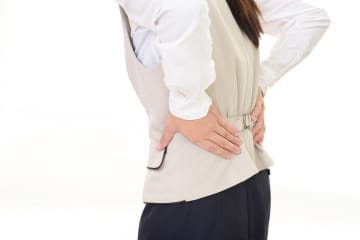 寝ながら腰痛改善する「バスタオル枕」のススメ
