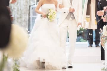 一体なぜ？「新婦側の親だけ来なかった」　結婚式の衝撃エピソード