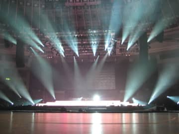 ライブやイベントで活躍する「イヤモニ」　難聴には気をつけて…