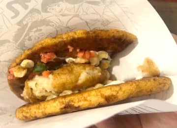 銚子電鉄のぬれ煎餅、東京・谷中のたこ焼き屋とコラボ！醤油とソースで前代未聞の味わい！？新名物「ぬれたこせん」食べてみた　