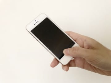 突然「理由を聞かずに100万円貸して欲しい」と電話　”とにかくモテる友達”のやばすぎるエピソード
