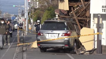 「ドーン!」シャッターが破壊　千葉の雑貨店に車突っ込む