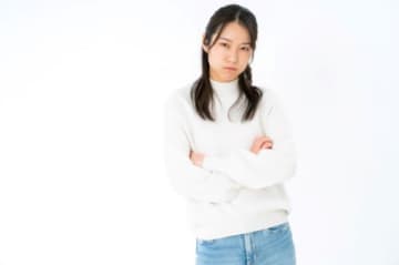 住宅購入を年賀状で報告したら親友から元旦に電話4時間　結局絶縁することになった女性
