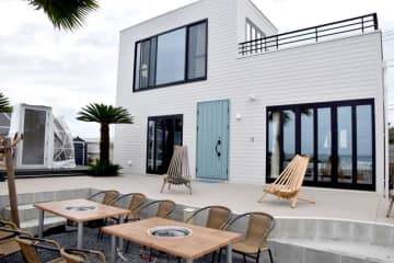 海を眺めてセルフロウリュ…サウナ付き一棟貸し別荘オープン　BBQ、プールも　千葉・南房総