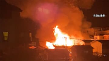 住宅街で9棟燃える火事　煙吸い2人搬送　千葉市