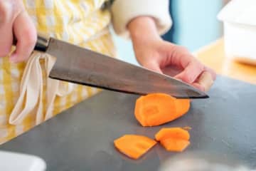 プロに聞く賢い野菜の買い方「切り口が黄色いものほど新鮮」