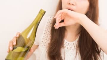 酒癖が悪い親友にウンザリ　Facebookをブロックして絶縁した女性