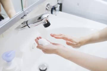 「家の中にいても1日20～30回は手を洗う。人を家に呼べない」潔癖症の30代女性