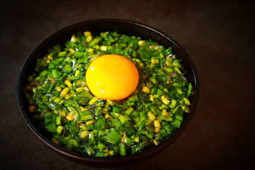 1人前100円以下！「生にら玉ご飯」「限界オムライス」人気料理家が教える“絶品ずぼら飯”