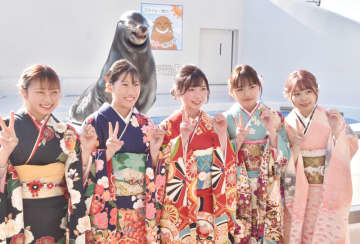 アシカ、とびきり笑顔で20歳の門出祝う　鴨川シーワールド