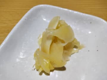 年収900万円、”貧乏性”を自認する男性「回転寿司屋でガリを多く食べてしまう」