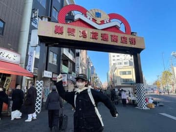 Z世代が「おばあちゃんの原宿」で素敵コーディネート　巣鴨で「バラクラバ」探し