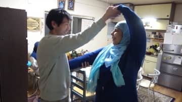 長期政権とムスリムとバンライファー　北陸の保守王国・石川にみるニッポンの縮図とは　映画『裸のムラ』