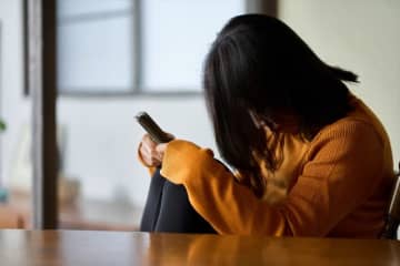 初めての育児中に「いつクラブいく？」　ストーカーのような友人の着信・メール攻撃におびえた女性【前編】