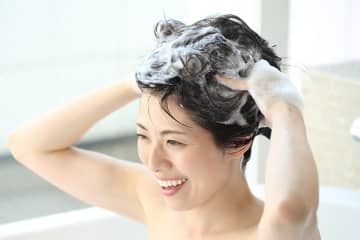 市場を席巻する1000円超えシャンプーが持つ安い商品との決定的な“違い”