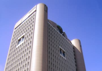 明治大学駿河台キャンパスのリバティタワー（「Wikipedia」より）