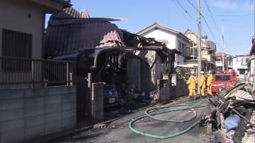 原因はこたつ? 住宅が全焼　飼い猫のためにつけっぱなし