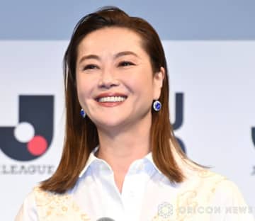 観月ありさ、急きょ朝日奈央の代打に「事務所の後輩のためなら」　“縁のある”Jリーグイベント登場
