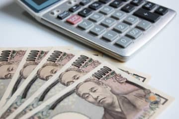 年収700万円だけど貧乏性の女性たち「子供の入学式のスーツはメルカリで安く済ませた」