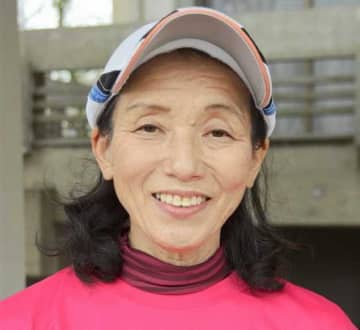 熊本城マラソンに出場予定の山本恵さん＝熊本市中央区