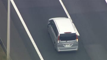 今村・藤田容疑者 警察署へ移送中　まもなく都内に...取り調べへ