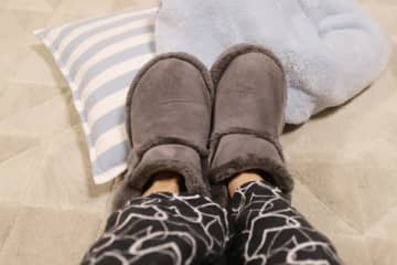 電気代高騰と戦う！貧乏性の冬の過ごし方「暖房は使わず、足首まで隠れるスリッパを履く。ベッドに入ってアマプラを楽しむ」