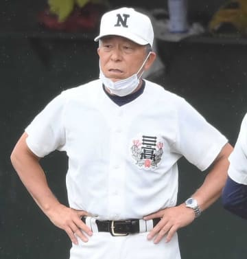 日大三・小倉監督　3月末で勇退　甲子園通算37勝「全国で一番幸せな監督」