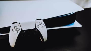 PS5いまだ高額転売、スシローでは迷惑動画　困った人たちに泣かされる