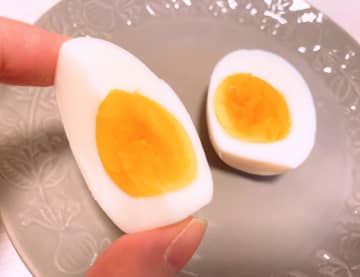 【感動】ゆで卵がきれいに切れる裏技。これは一生使いたい！