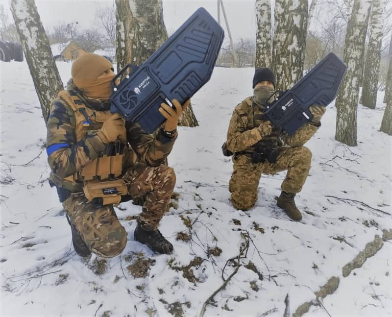 ウクライナ軍が「アンチドローン銃」を投入　露ドローンを電波攻撃し無傷確保