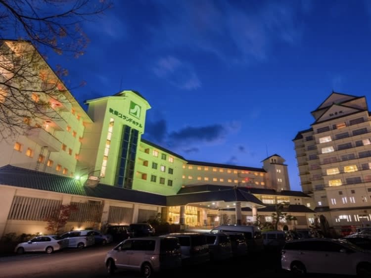 Akiu Grand Hotel is offering accommodation plans full of benefits during the graduation season & Valentine's White Day month...