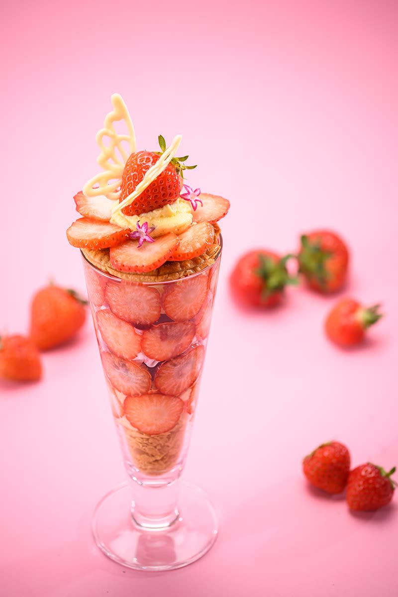 Enjoy a luxurious strawberry parfait at a hotel in Kashihara [THE KASHIHARA]