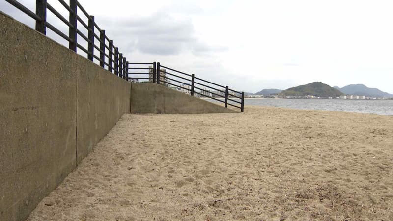 ビーチのテントから男性遺体、首を絞めて殺害した疑いで高校生（１７）を逮捕～ＳＮＳで知り合う