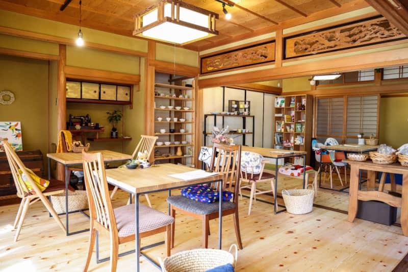 [New store] Miscellaneous goods, picture books and specialty coffee in Nara | Cafe Mocharon